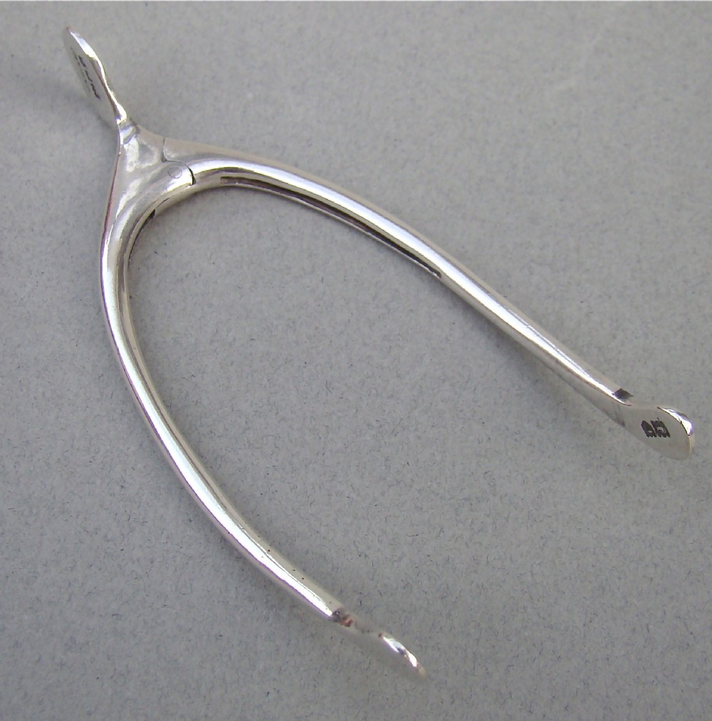 novelty silver wishbone sugar tongs by stuart clifford co london 1913