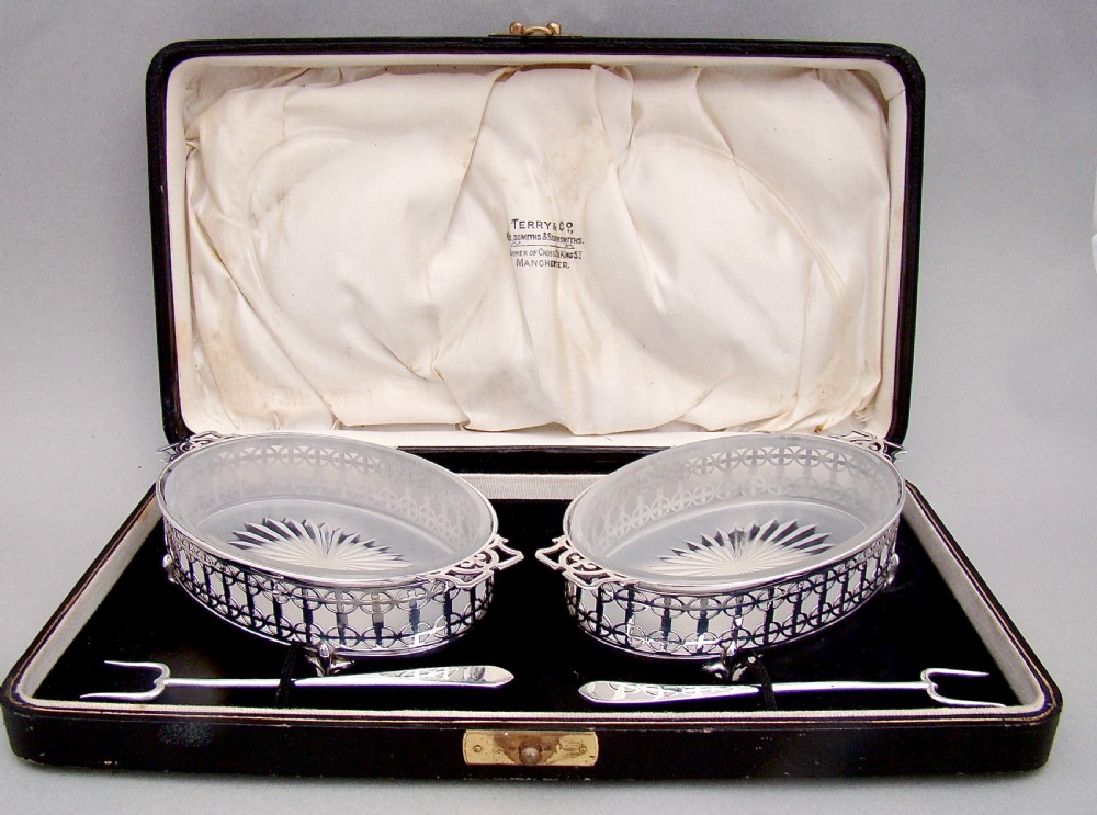 cased pair of art deco silver butter dishes by the adie brothers birmingham 1927