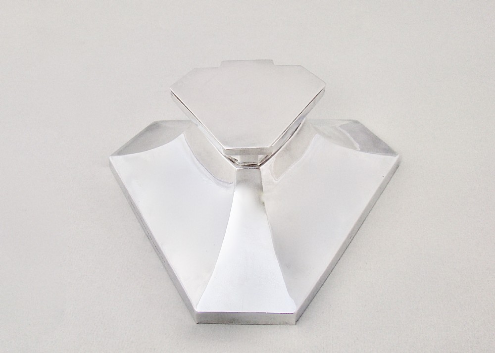 fabulous art deco large size silver inkwell by the goldsmiths silversmiths company london 1939