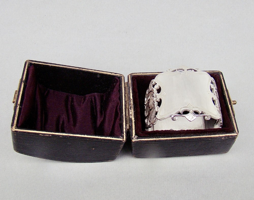 stunning cased edwardian silver napkin ring by levesley brothers sheffield 1905