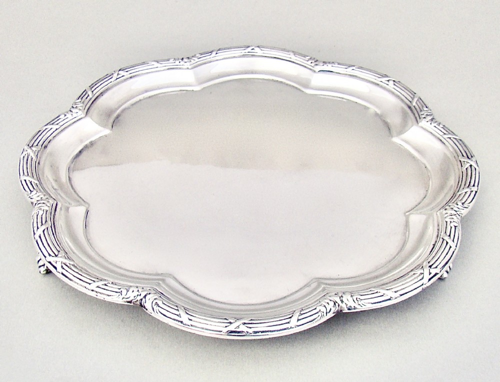 superb edwardian solid silver 8 salver by martin hall co sheffield 1906