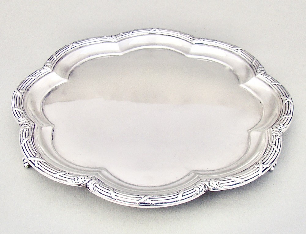 superb edwardian solid silver 8 salver by martin hall co sheffield 1906