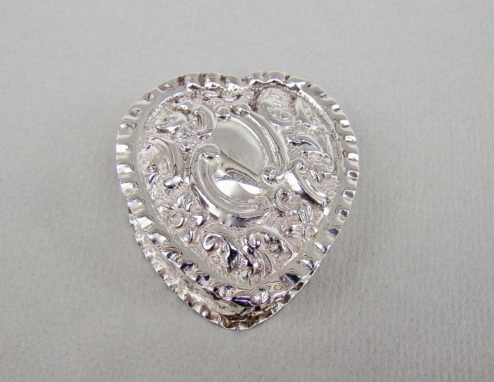 delightful victorian silver heartshaped pill box by deakin francis birmingham 1898