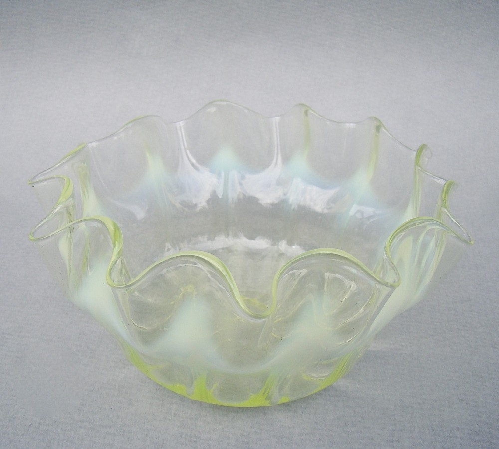 beautitul victorian uranium vaseline glass bowl circa 1880