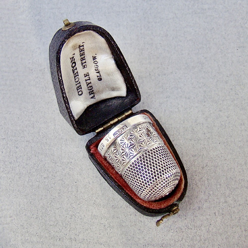 cased silver thimble by the northern goldsmith company circa 1925